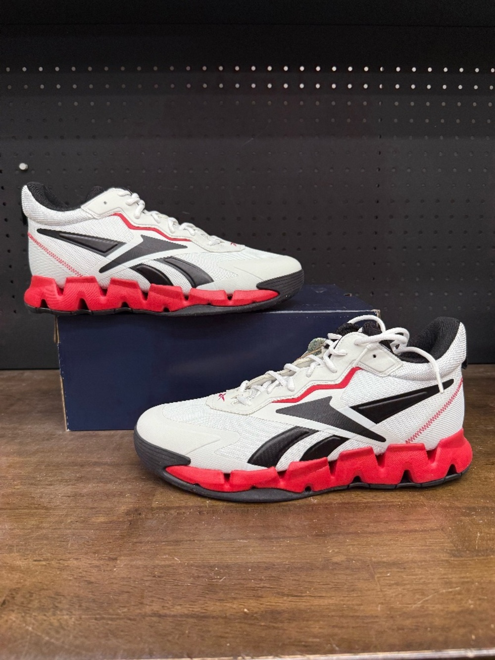New W/ Box! Men's Reebok Zig Encore 'Pure Grey Vector Red' Sneakers Size 13